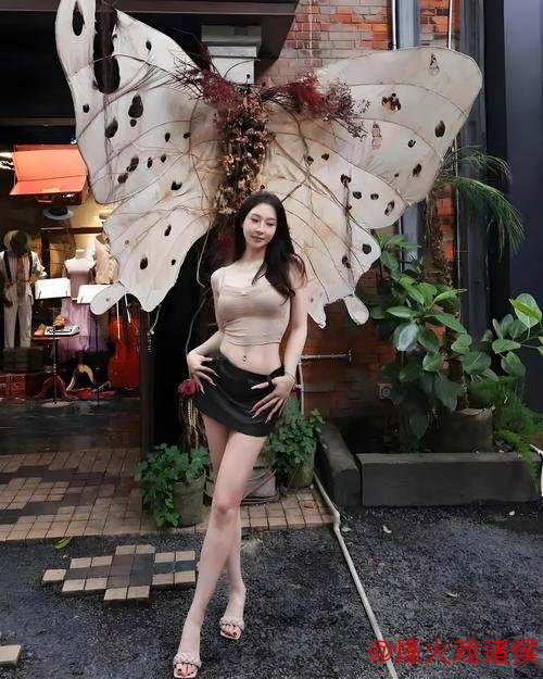 前击剑国手秦雪喜迎新生儿,宝宝重7斤2两,曾因转行颜值主播引关注 前击剑国手秦雪喜迎新生儿,宝宝重7斤2两,曾因转行颜值主播引关注