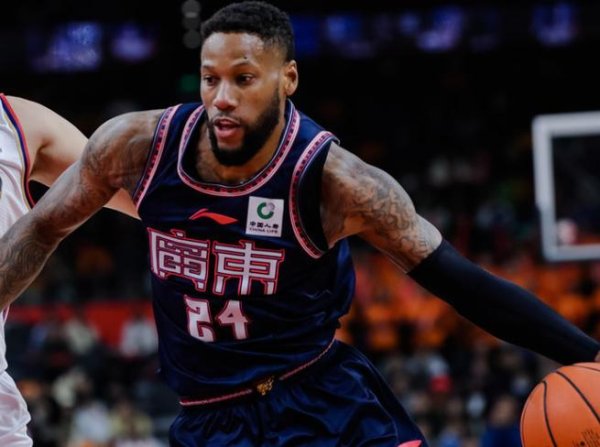 皇冠体育平台 千呼万唤始出来，威姆斯空降NBL劲旅，李根携手共助冲击季后赛