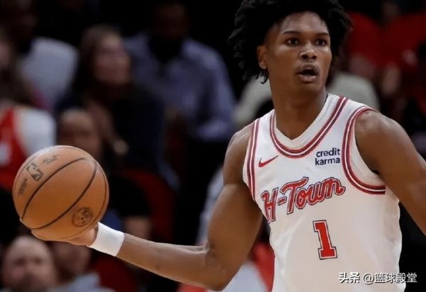 皇冠体育平台 火箭3小将关键球集体暴走！最后5分钟合砍13分，就差阿门了！