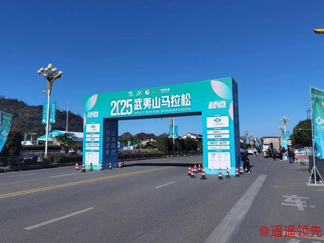 武夷山公开赛查喜洋洋半程领跑 松原隆虎破球场纪录