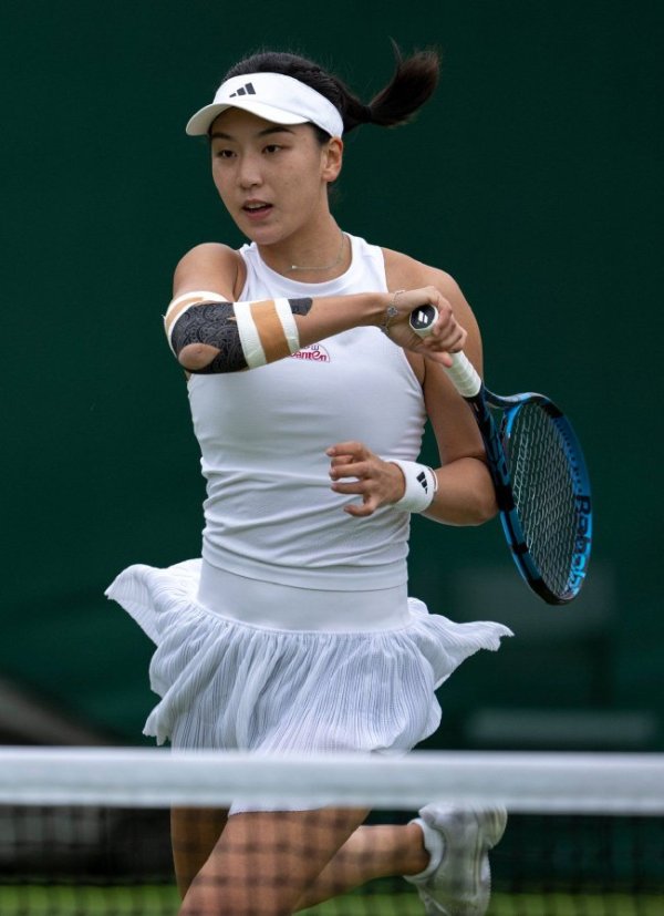 皇冠体育平台 温网次日王欣瑜苦战晋级 中国军团5人闯入第二轮